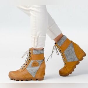 NWOT SOREL Lexie Wedge Boots Tan and Gray Women's Boots Size 7.5